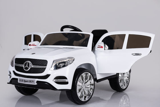 12V de cuatro ruedas en el coche autorizado eléctrico para niños pintura negra rojo batería alimentada