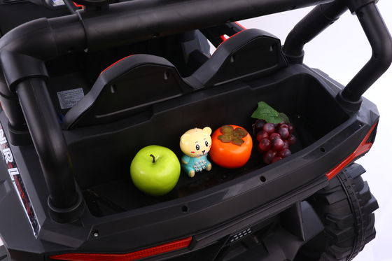 Gran juguete de niños eléctricos en coche con batería