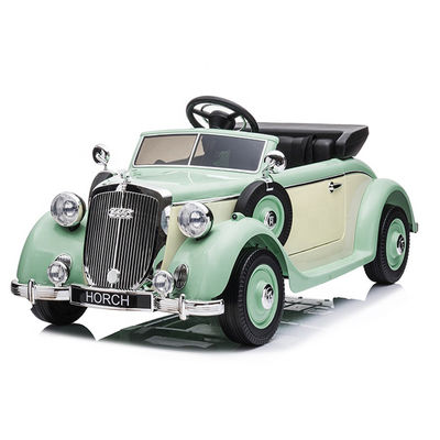 Un coche eléctrico para niños con luz y música