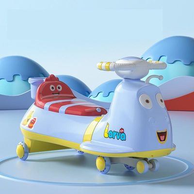 Cuatro ruedas a prueba de vuelco Scooter rosa para niños Balance Bike Ride en el coche para el bebé
