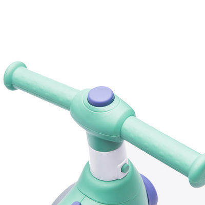 Bicicleta de balance de plástico para bebés Bebé paseo en coche juguete niño scooter juguete vehículo control parental NO