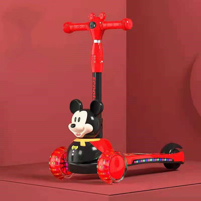 Plastico para niños para montar en un scooter con rueda de música y función plegable