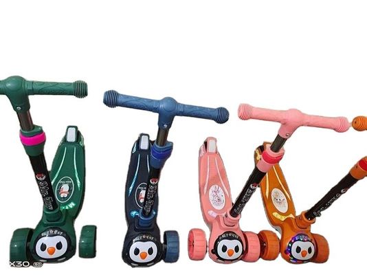 3 ruedas de PU LED Bebé Kick Scooter Venta para niños Función de música Iluminación Plegable con un solo clic