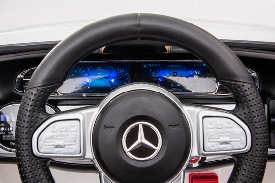 El coche eléctrico para niños con control remoto 2.4G y batería larga